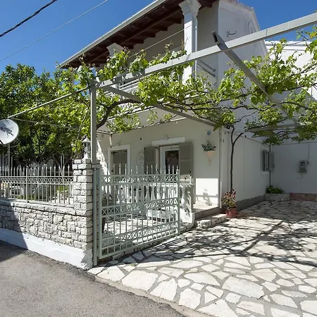 Apartment The Orange Garden Kassiopi