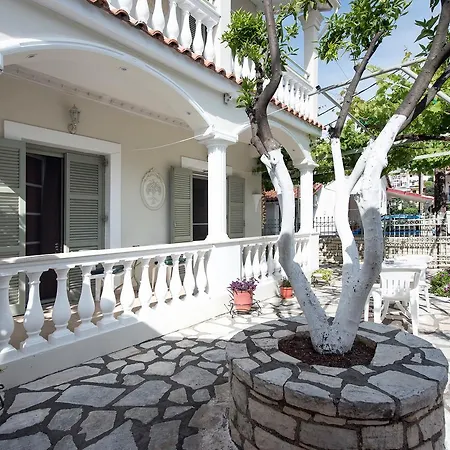 The Orange Garden Apartment *